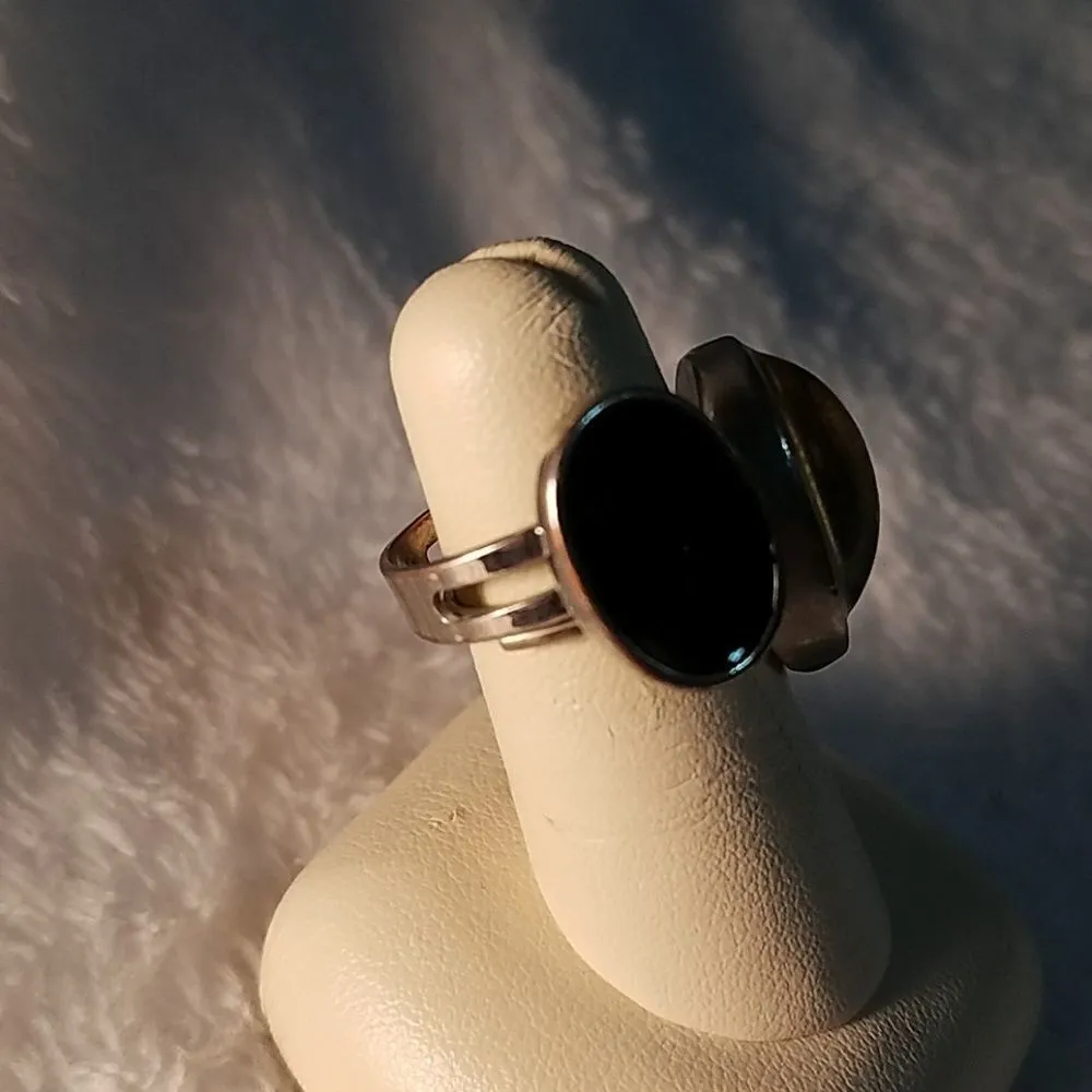 Bundle of 2 Adjustable Oval Shaped Rings Silver - Image 3