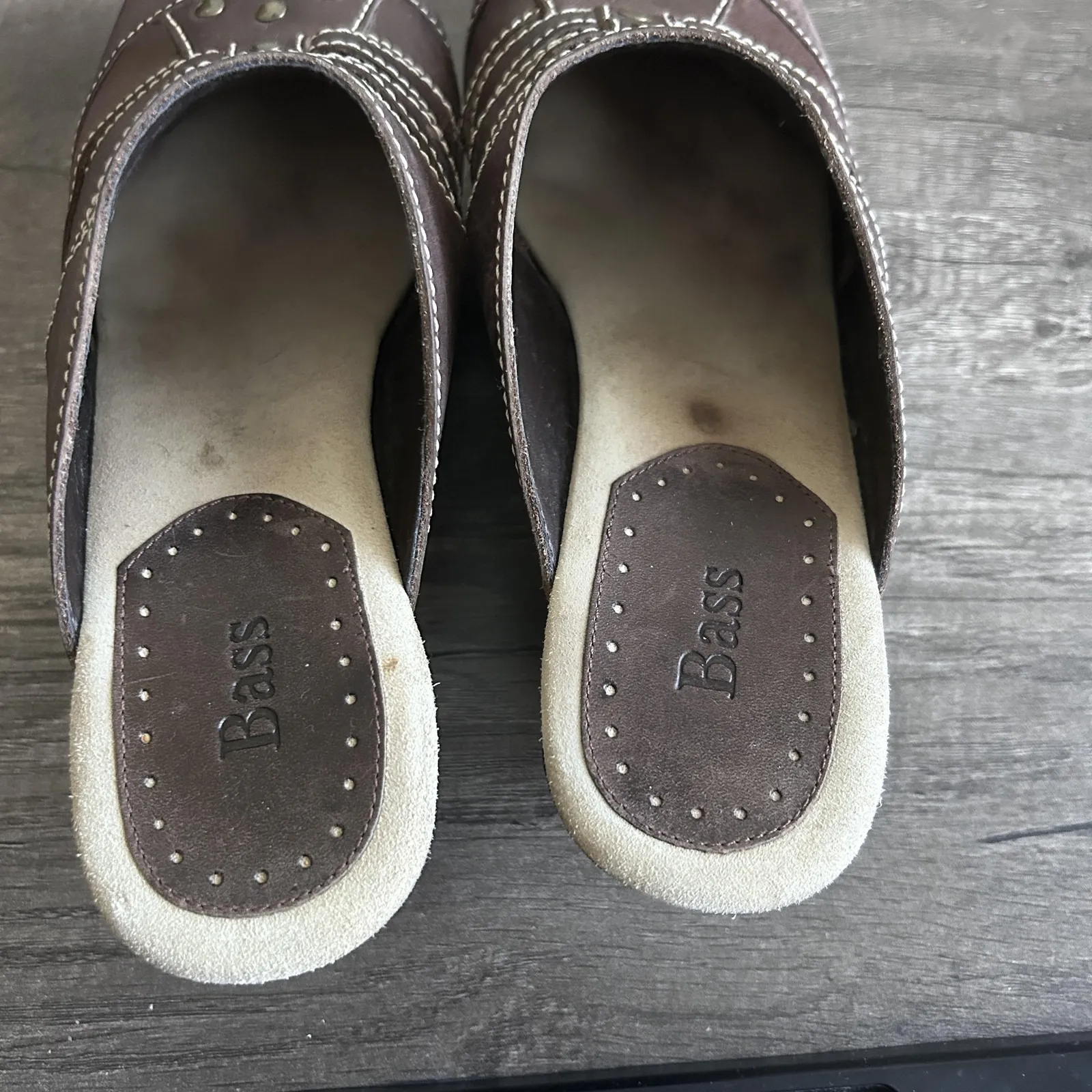 Bass Patsy‎ Shoes Womens Size 8.5 Brown Leather Studded Slip On Wedge Heel Clogs - Image 4