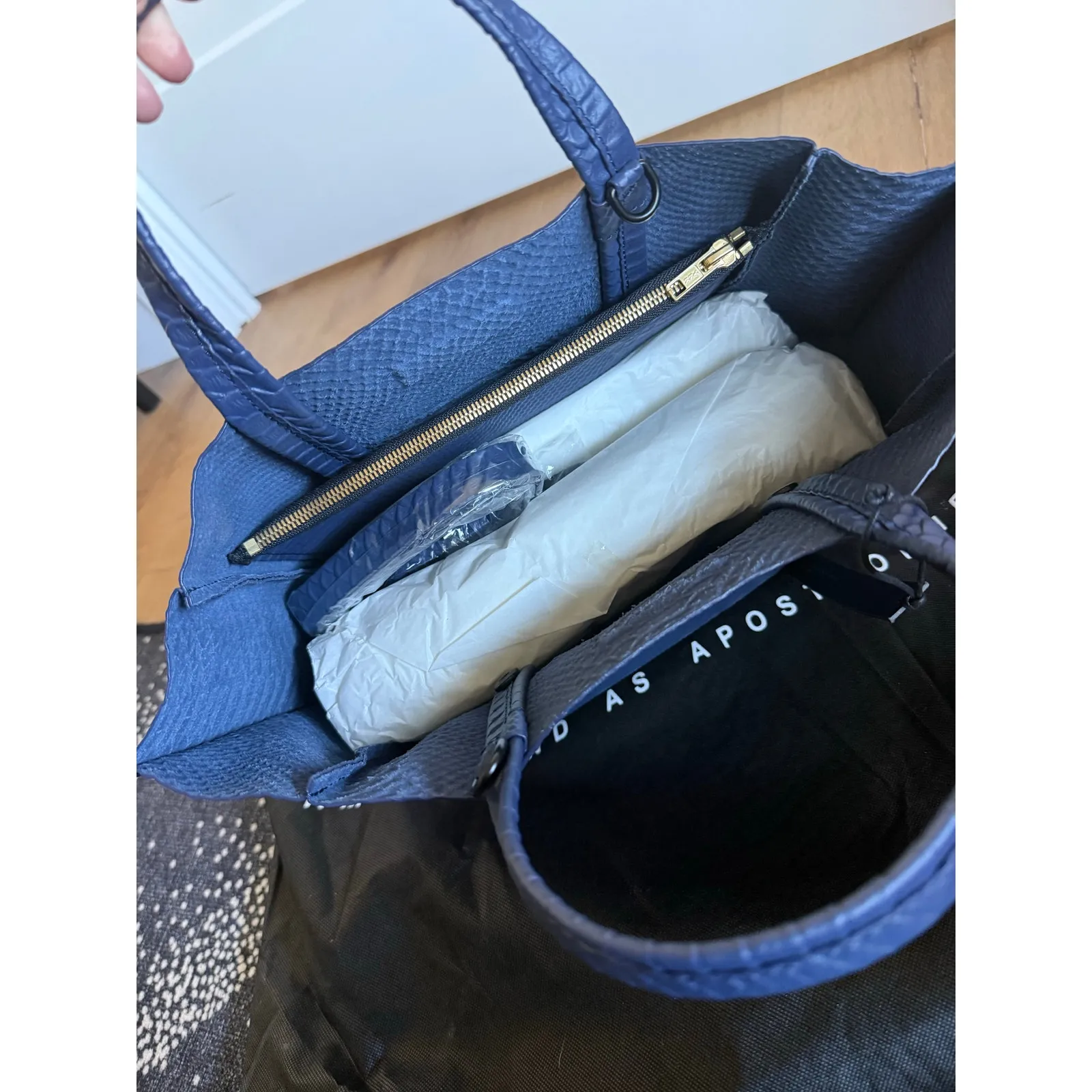 $538 New Ampersand as apostrophe Half Tote in Navy Python Leather Blue - Image 4