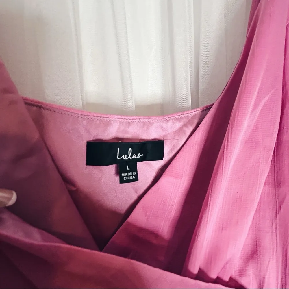 Lulu's Pink Surplice Romper with Tie Waist Size L - Image 3