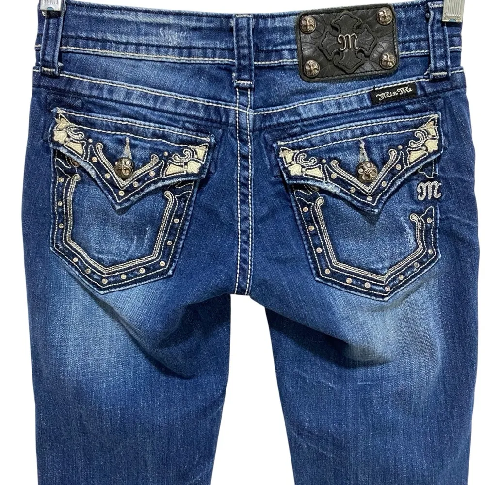 Miss Me Blue Capri Cropped Jeans Embellished Design Low-Rise Size 25 Dark Blue - Image 3