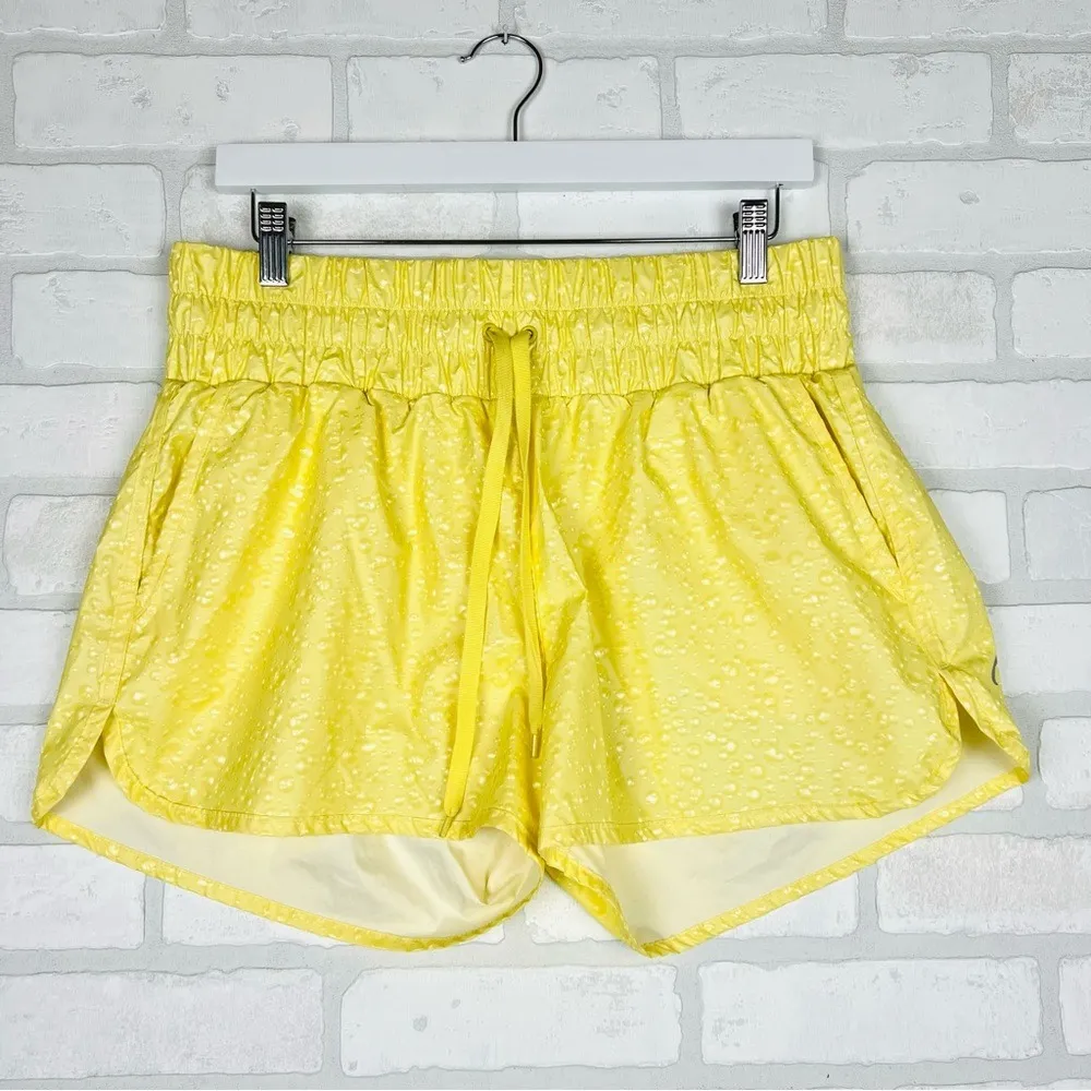 Zyia Active Lemon Bubbles Hi Rise Bomber Shorts, Size Large Like New! - Image 2