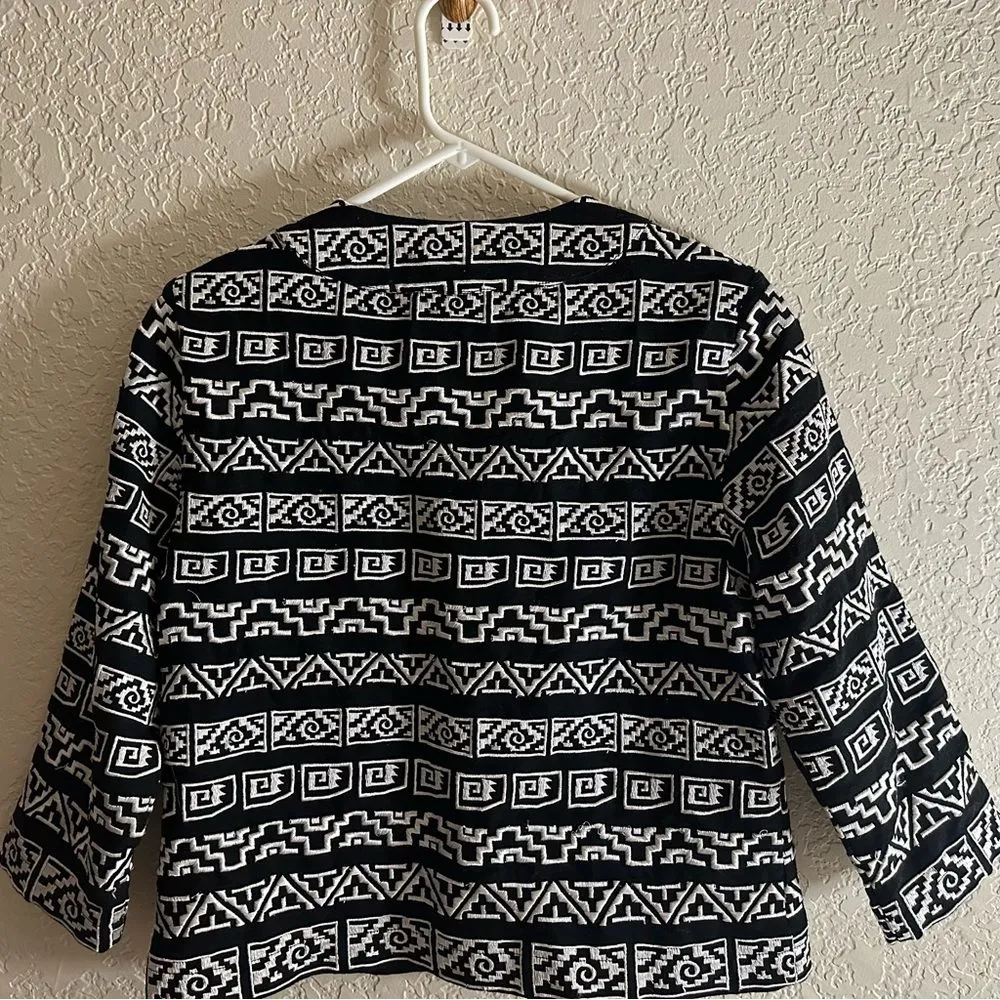 Chico’s Geometric Black & White Aztec Embroidered Tribal Jacket Size‎ Size 1 Med - Image 6