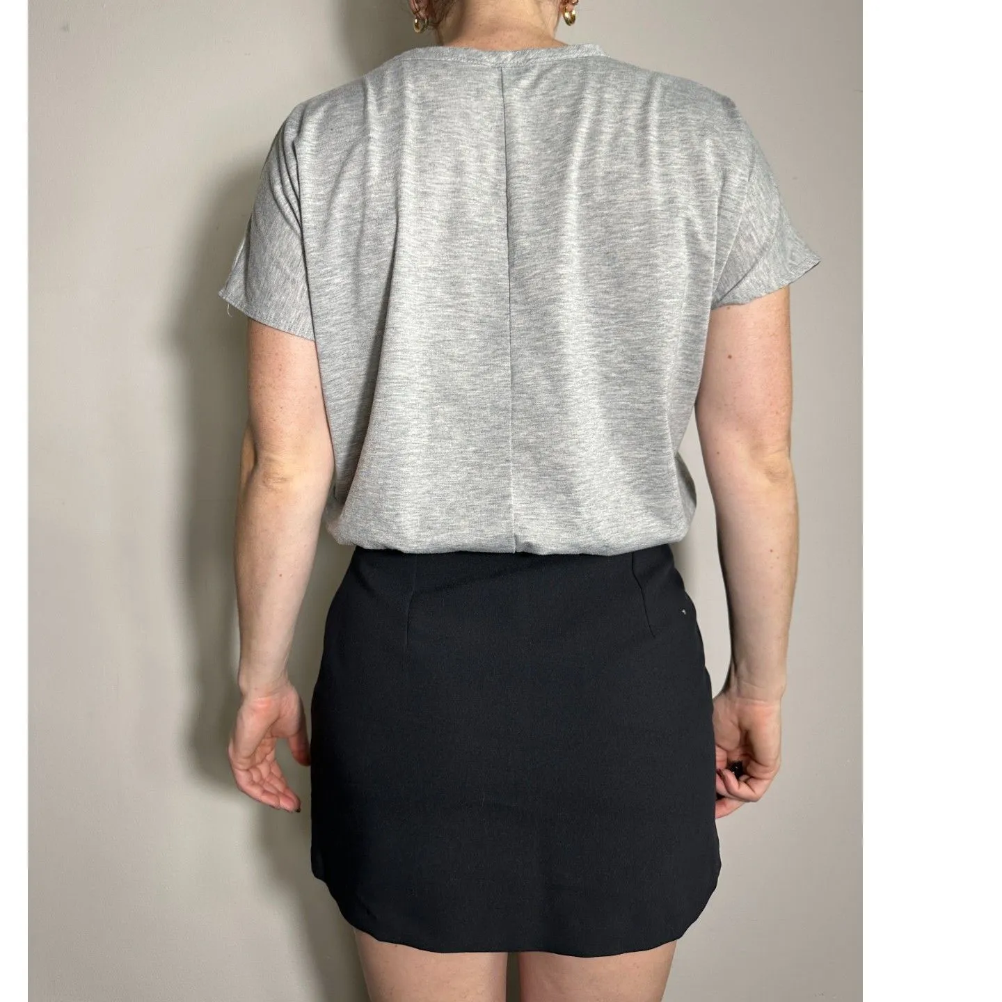 Olivia Rae Cropped Synched Waist T Shirt Size Medium - Image 2