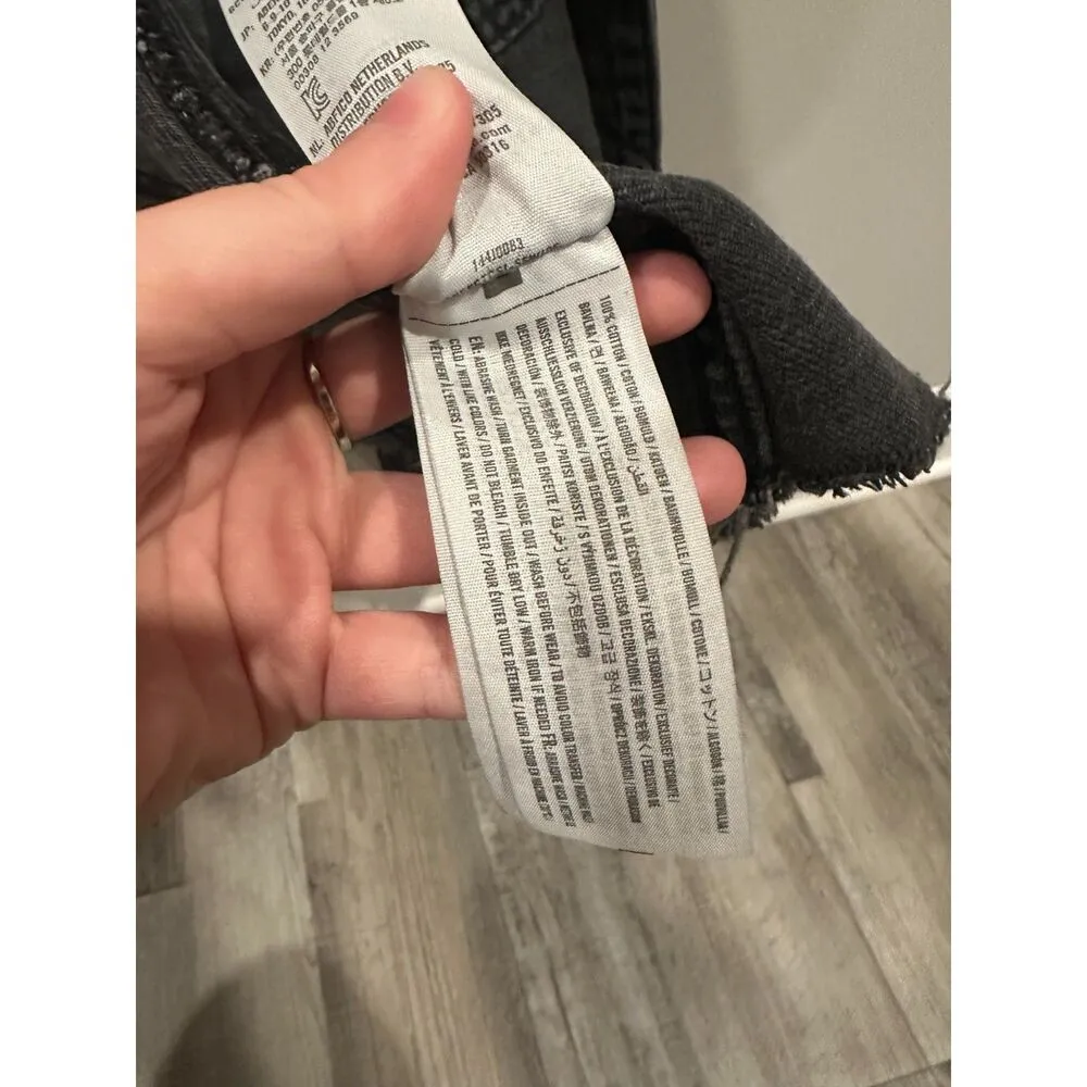 Women's Abercrombie & Fitch Cropped Black Wash Denim Jacket with Buttons - Image 5