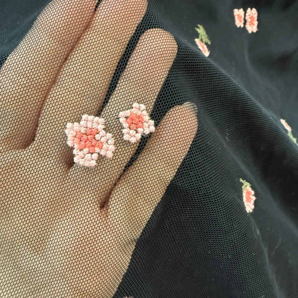 Woman’s Loft Black Embroidered Floral Skirt Size 4 Bohemian Festival Office - Image 2