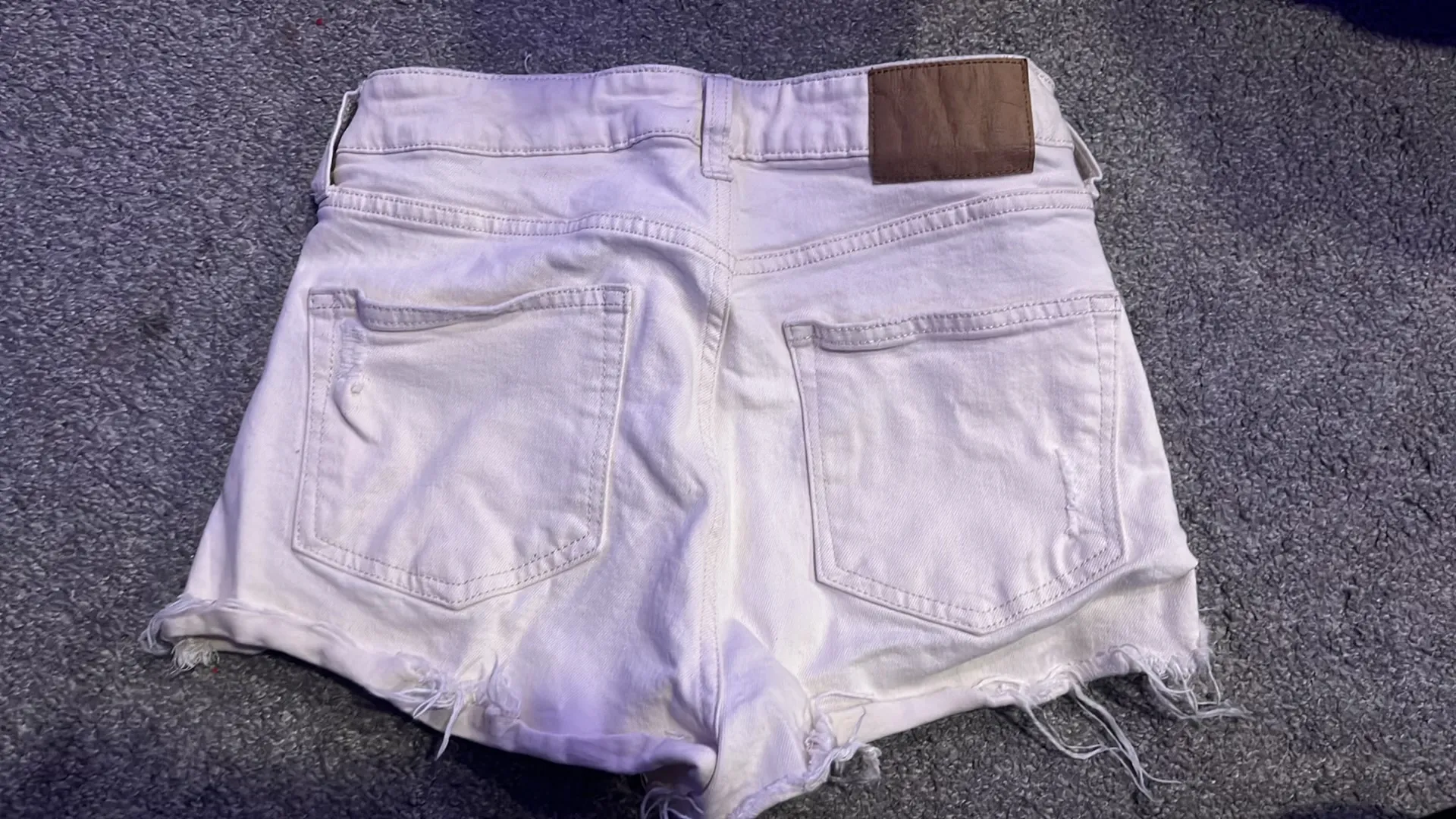 H&M Cream Shorts - Image 3