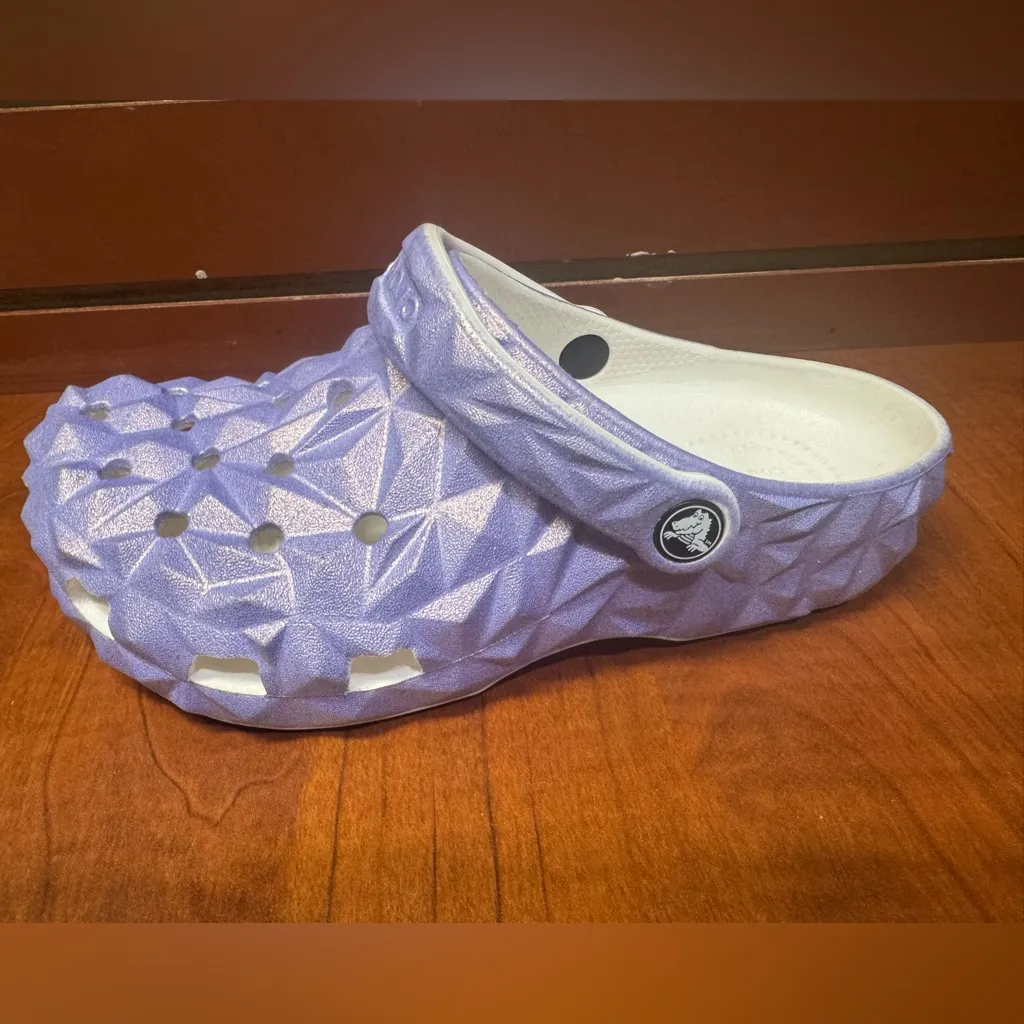 CROCS Women's Shimmering Purple Slippers - Image 5
