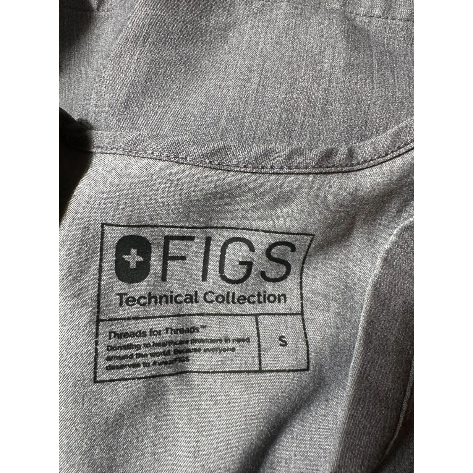 FIGS Gray Technical Collection V Neck Scrub Top Size Small - Image 3