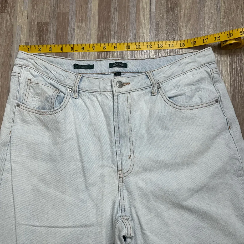 Light Wash High Waist Tapered Women’s Jeans Denim Jeans, Size 14 - Image 5