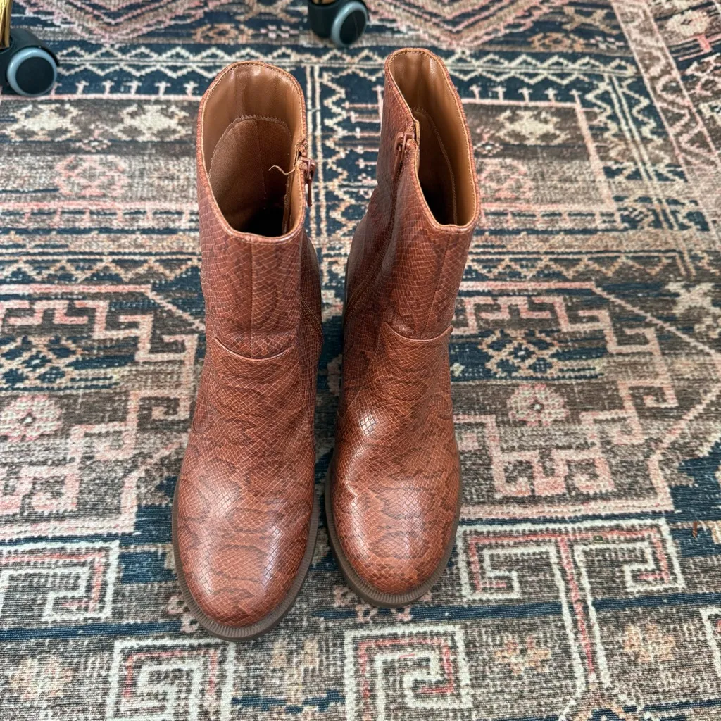 Universal Thread Jenna Brown Snakeskin Platform Boots 8 - Image 5