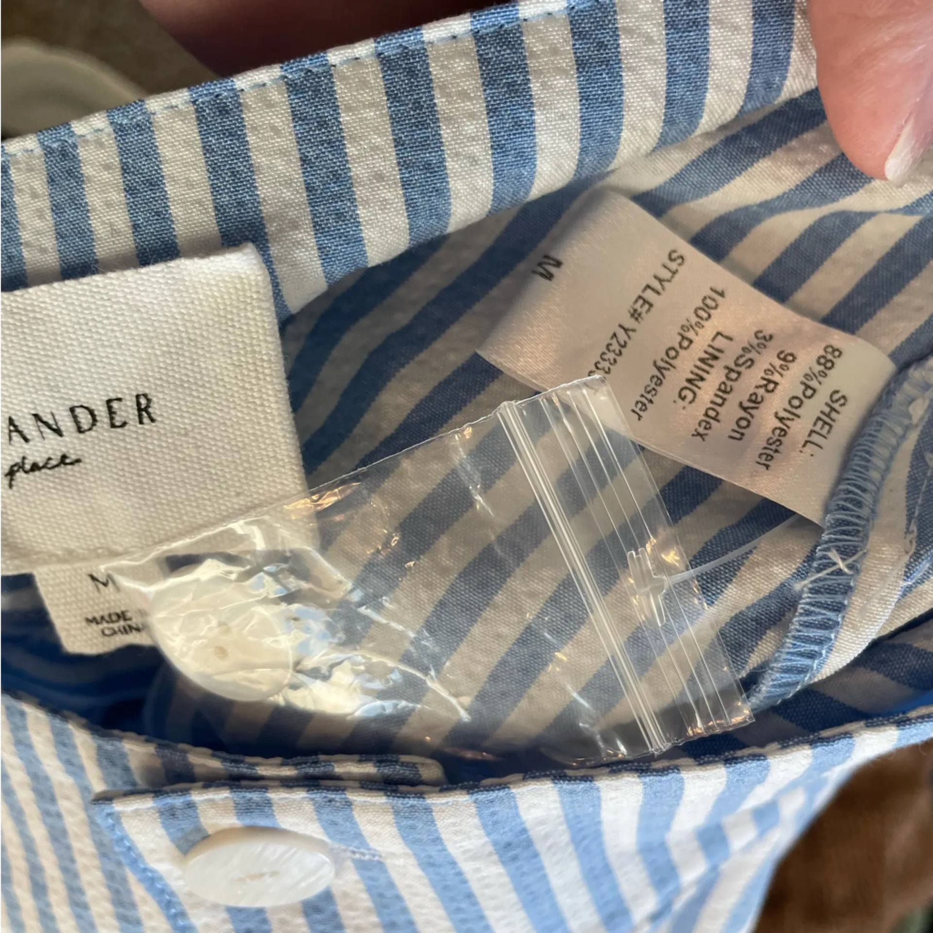 New! Pomander Place Blue Stripe Laguna Seersucker Shorts Size Medium - Image 10