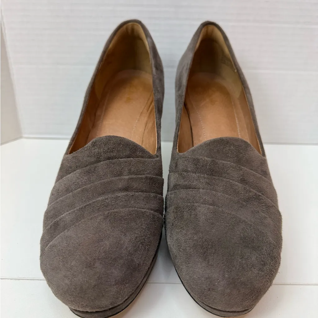 Clarks Women's Brown Suede Heels size 8 - Image 3