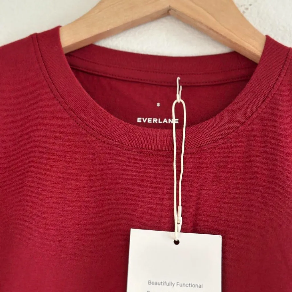 Everlane The Box Cut Tee in Essential Cotton with Pocket in Merlot, Size Small - Image 5