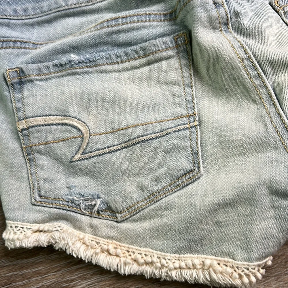 American Eagle Outfitters Shortie Stretch Light Wash Denim Short Shorts Size 2 - Image 11