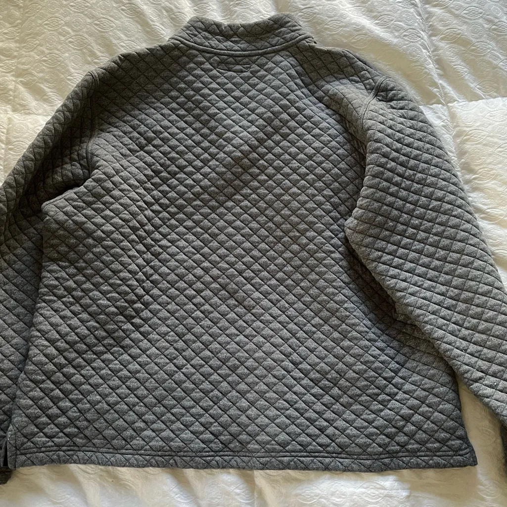 Women’s Quilted Gray Quarter Zip sweatshirt size large - Image 12