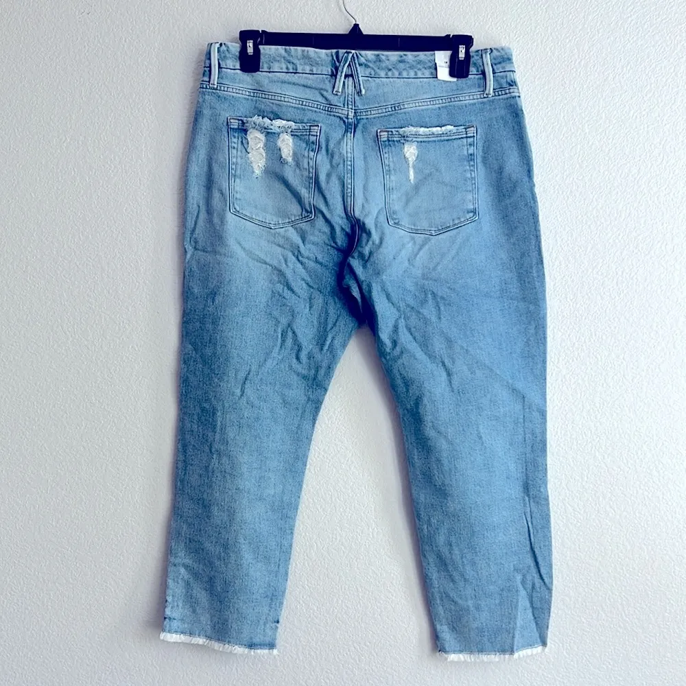 Good American Frayed Hem Distressed Jeans in Indigo Blue,  NWT, Size 16 - Image 4