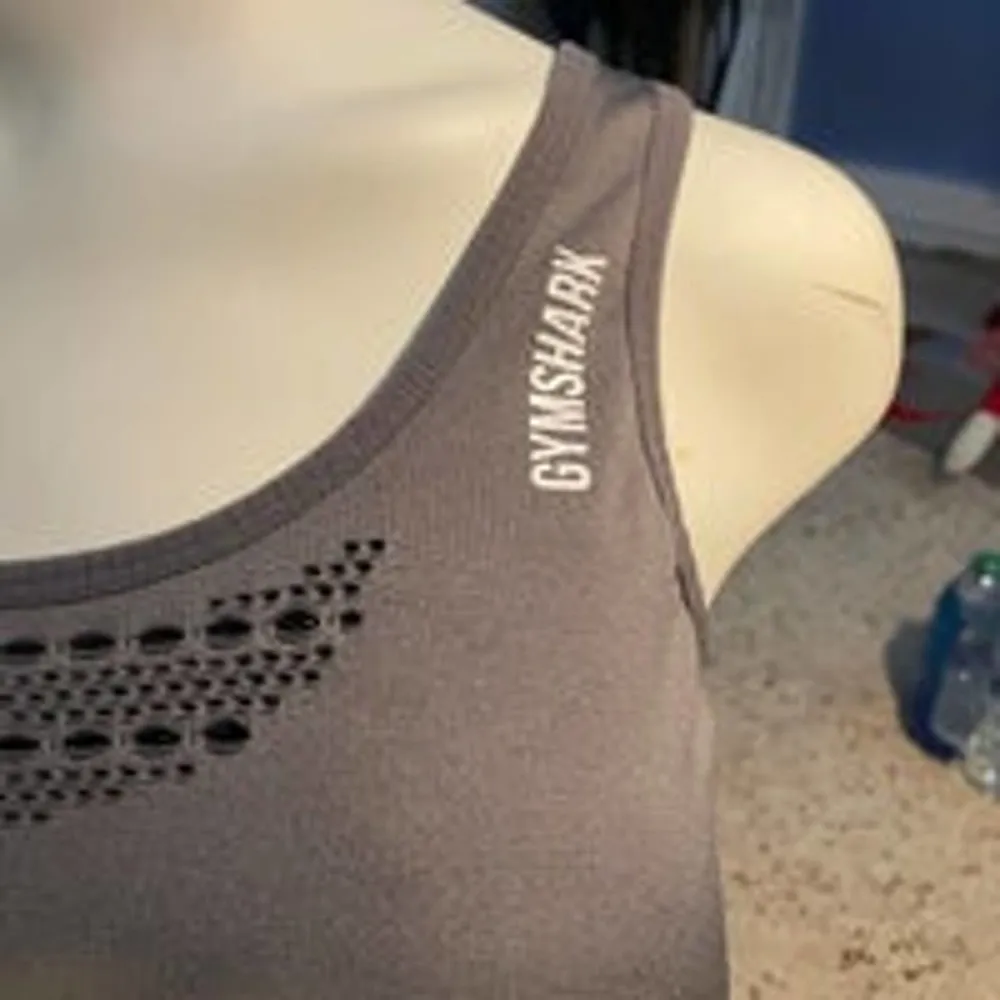 Gymshark sports bra gray - Image 2