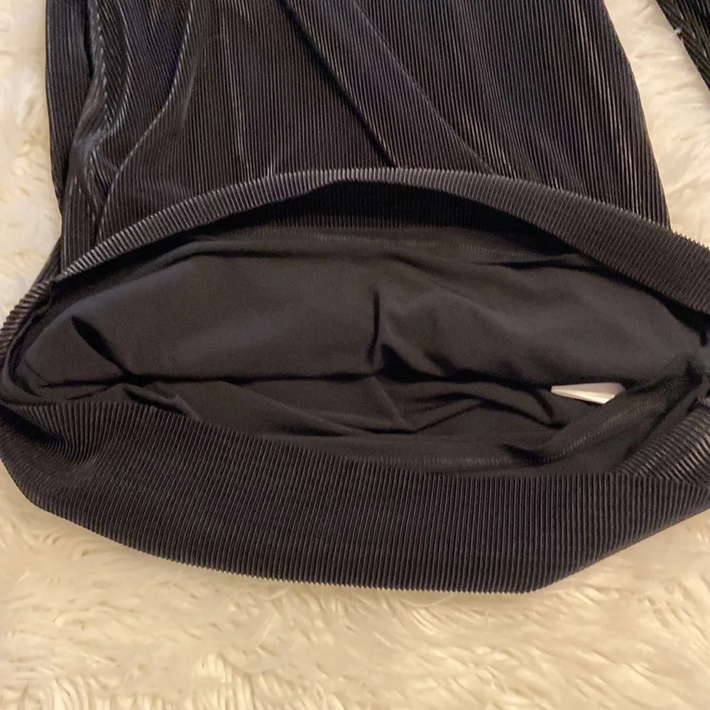 EXPRESS LONG SLEEVE DRESS COLOR BLCK BRAND NEW LENGTH 35” BUST 32” - Image 9