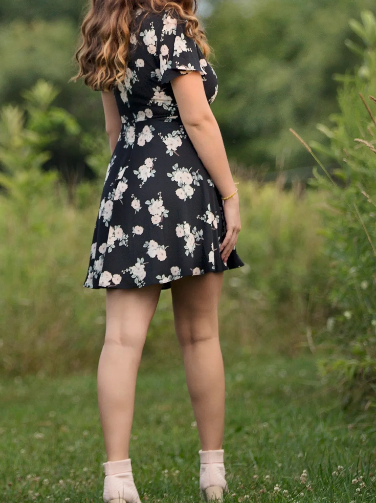 EXPRESS flowy floral  dress - Image 8