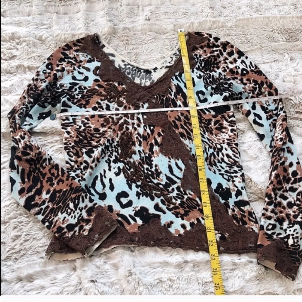 Cache animal print beaded lace long sleeve v neck sweater s… - Image 4