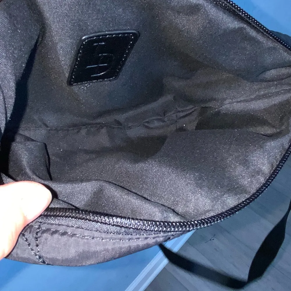 LD Black Heart Quilted Crossbody Bag ~ Small ~ New - Image 7