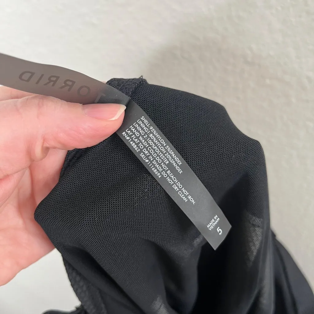 Torrid Size 5X Black & White Underwire One-Piece Swimsuit - Image 6