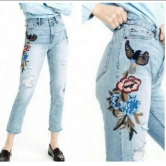 Abercrombie and Fitch jeans! high rise embroidery mom jeans size 25 - Image 2