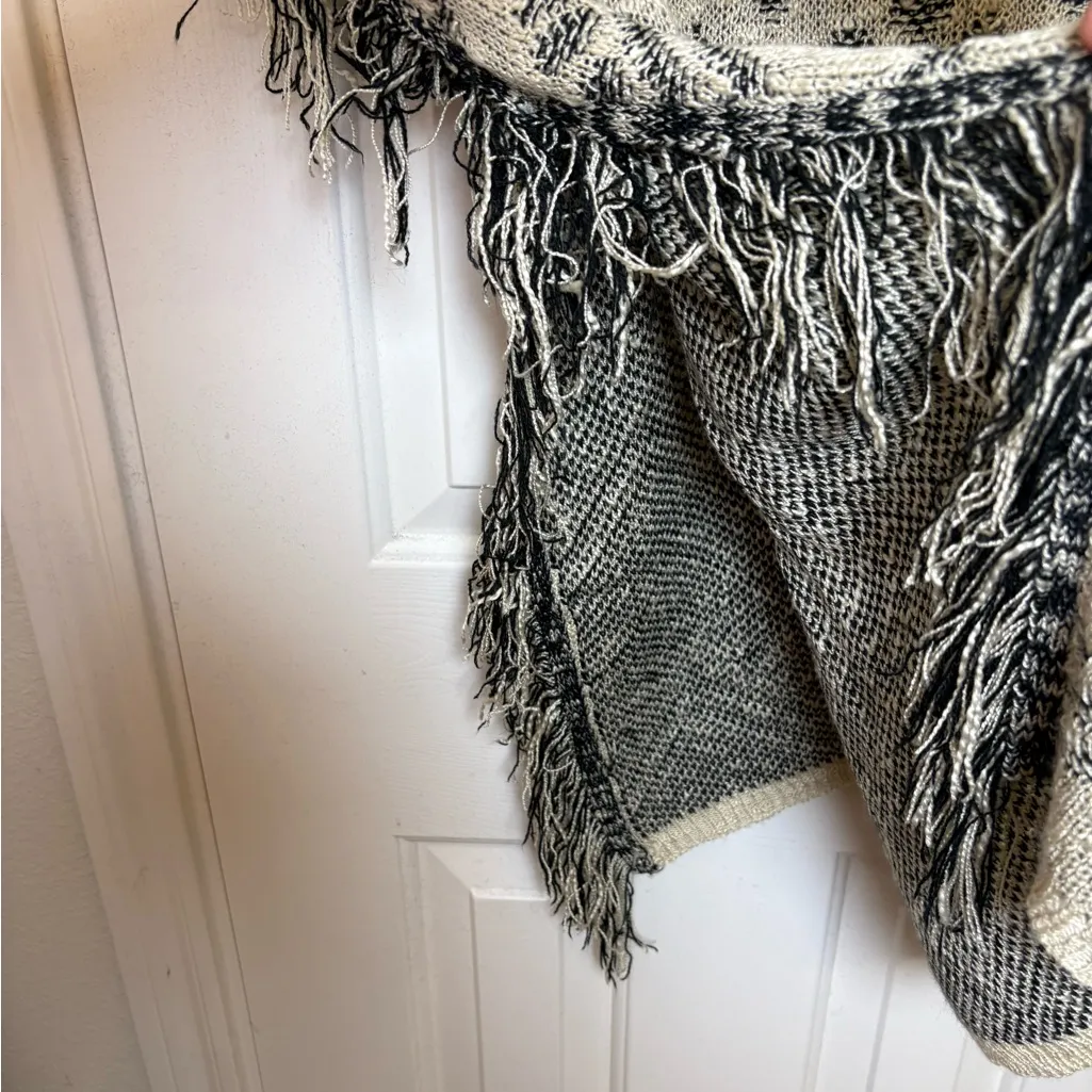 Cato Black and Cream Chevron Poncho - Image 6