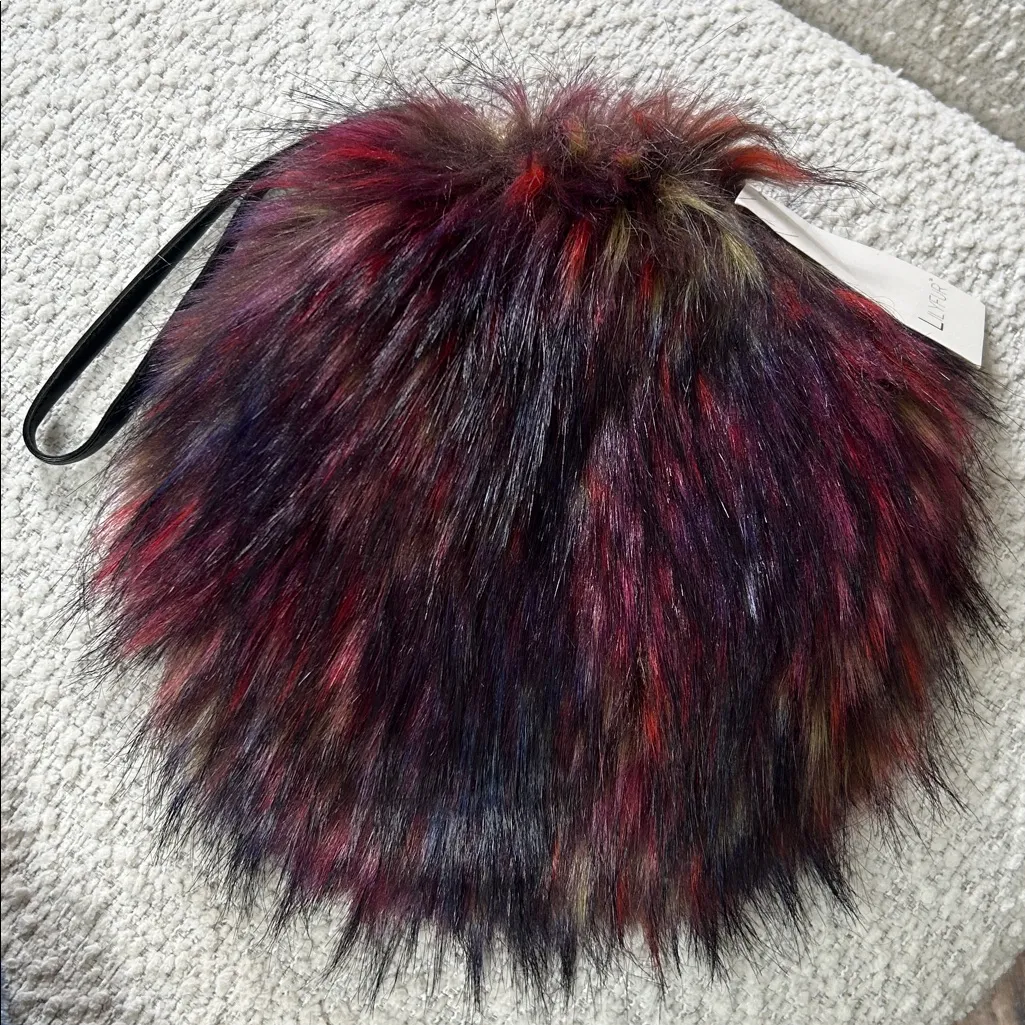 NWT Lilyfur Faux Fur Furry Wristlet Clutch Black - Image 9
