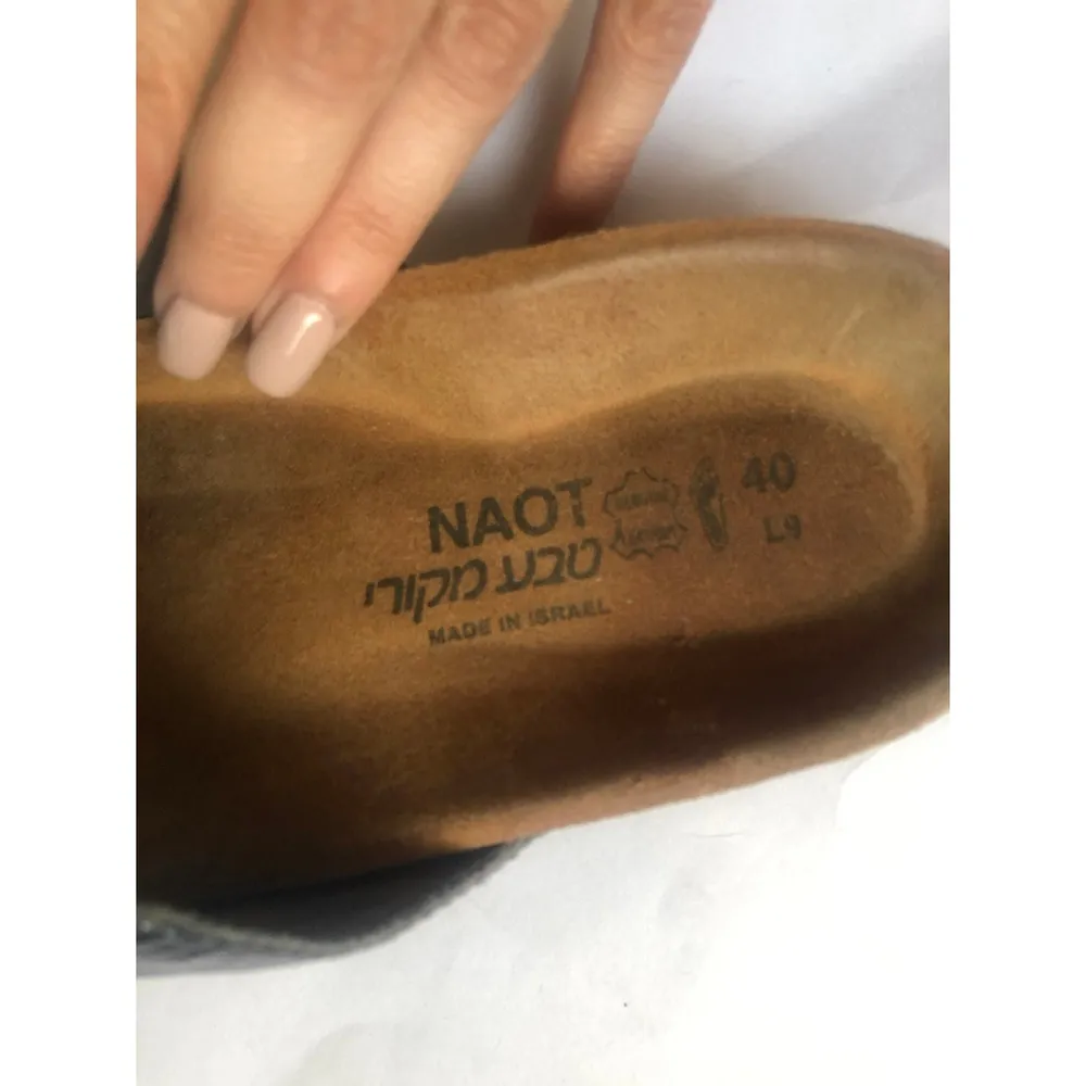 Naot Women’s slide sandals size 40 double strap Black - Image 4