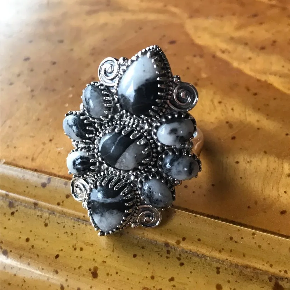 Natural White Buffalo Sterling Silver Cocktail Ring Size 7 - Image 9