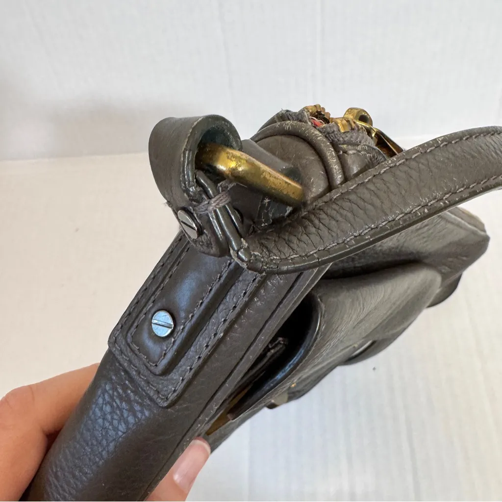 Marc Jacobs Grey Leather Crossbody Handbag Purse Women’s Classic Bag - Image 3