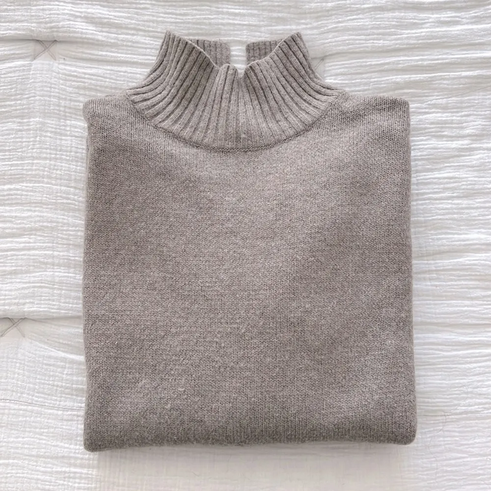 H&M Mama Oversized Taupe Turtleneck Sweater Women's Medium - Image 9