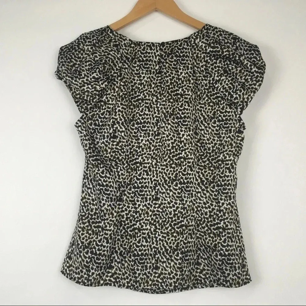 Violet & Claire Animal Print Blouse Size Medium‎ - Image 3