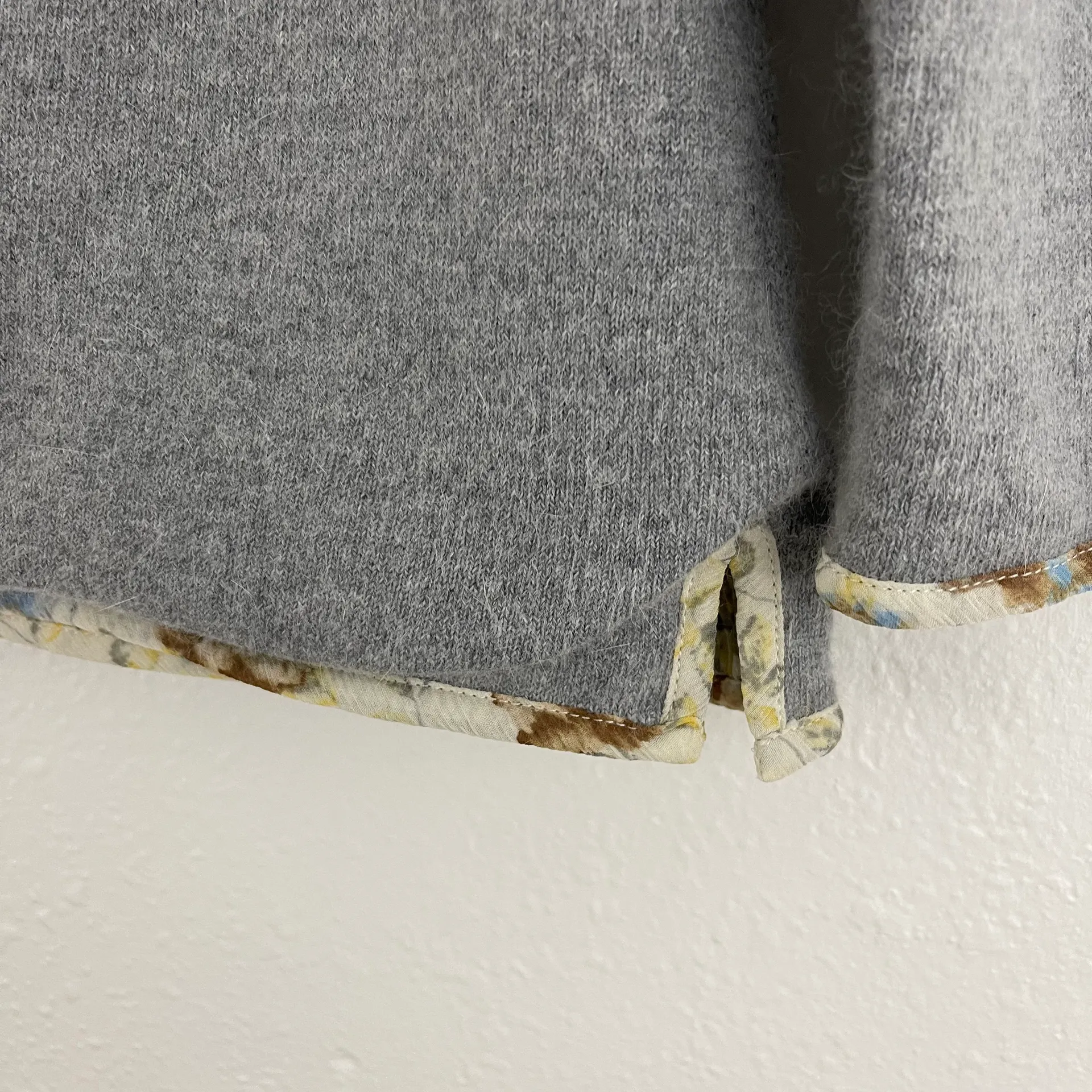 Vintage 90s Light Grey Angora Rabbit Hair Silk Preppy Cropped Cardigan Sweater - Image 5