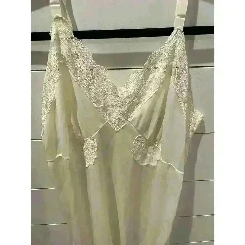 Vintage Deena Fine Lingerie Off White Lace and Eyelet Slip, size 40 Size L - Image 2