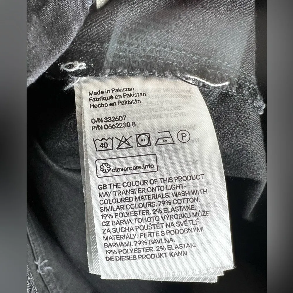 Divided black zip front jumper size 0 - Image 5