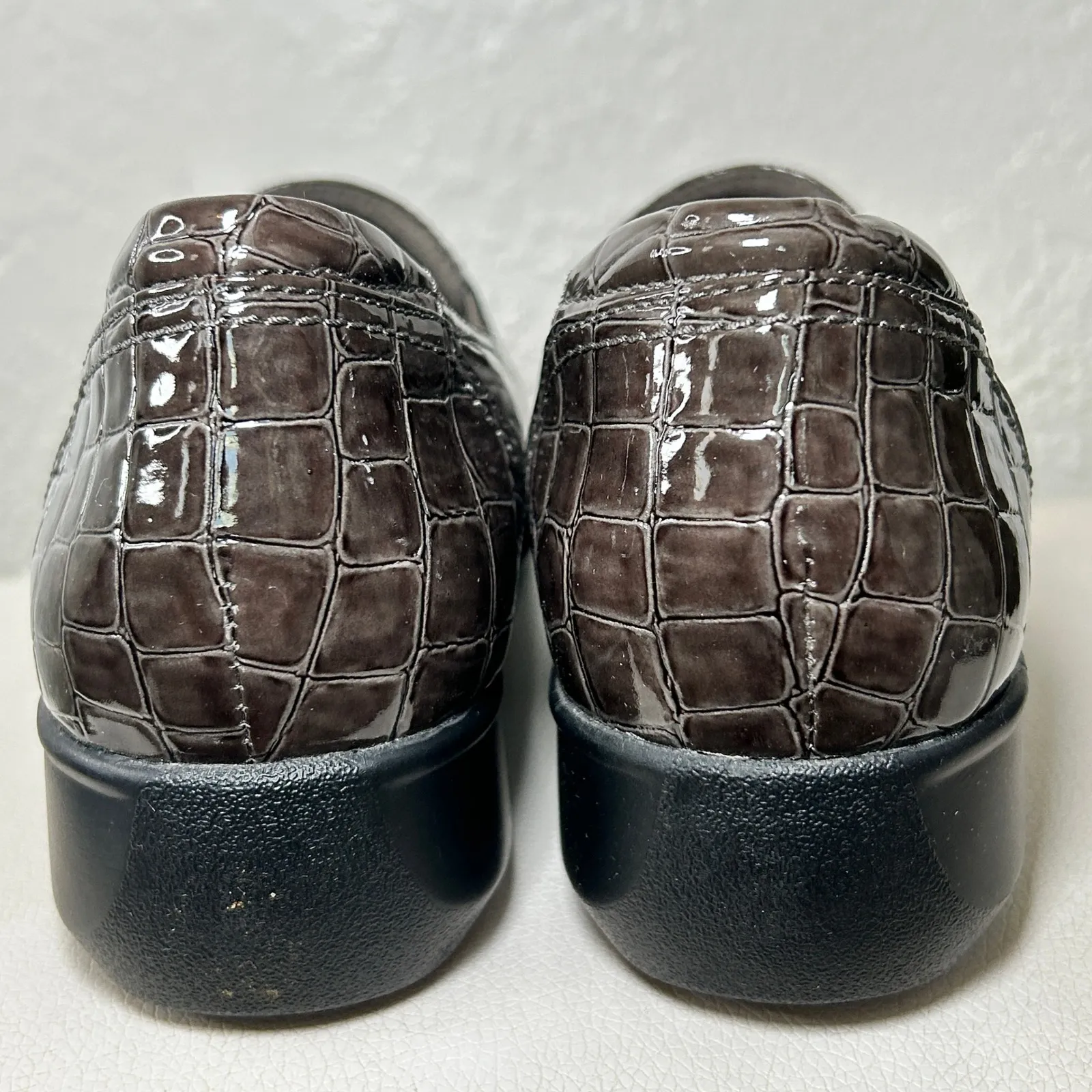 NIB Clarks‎ Gael Feline Grey Croc Leather Slip On Loafer Comfort Shoes Size 9 - Image 6