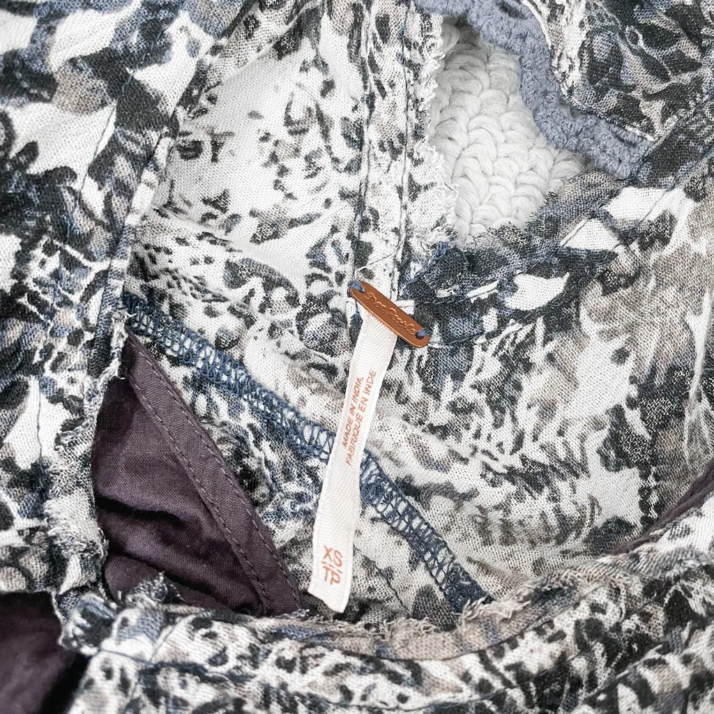 Free people paisley blue cutout puff sleeve cottage core flare mini dress - Image 11