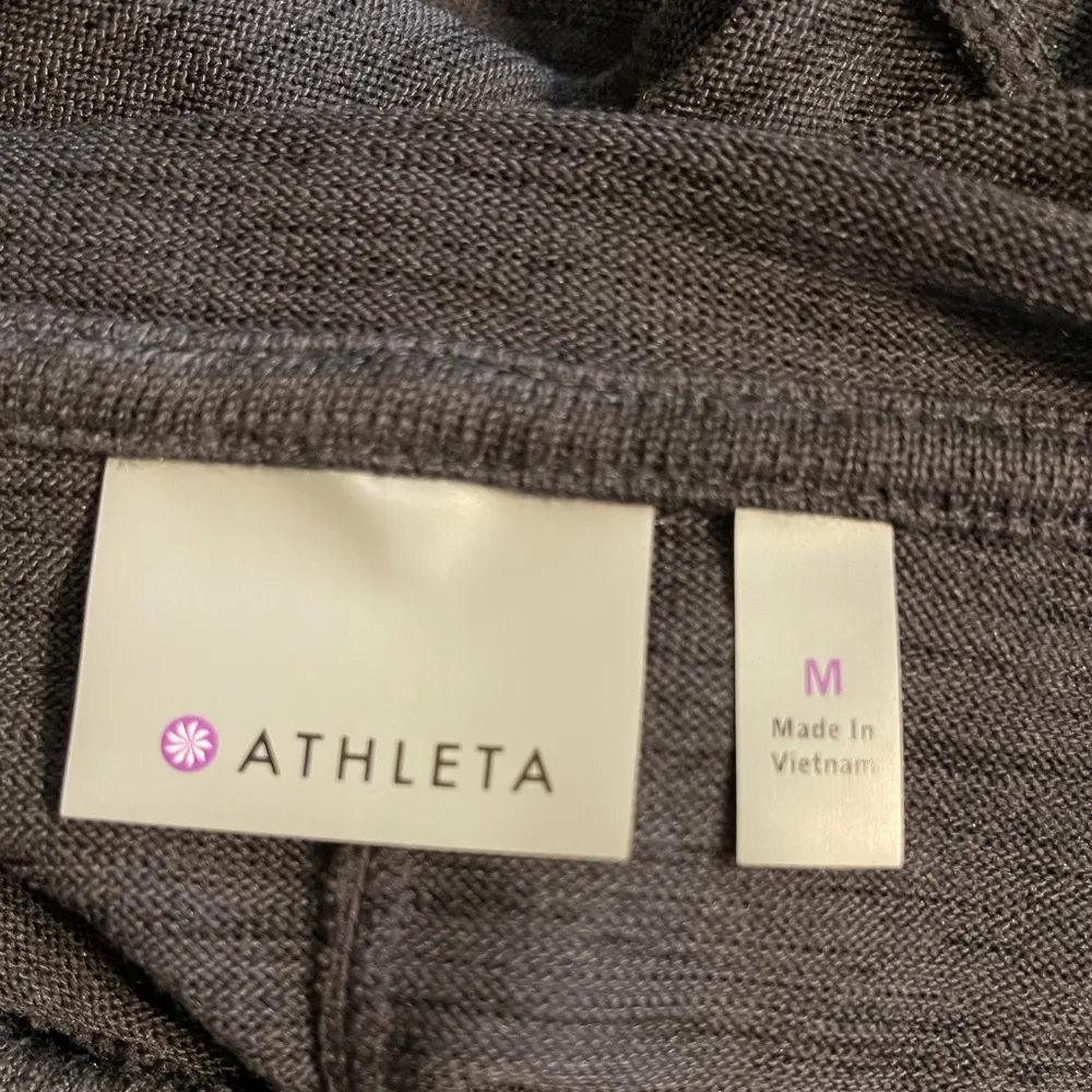 Athleta Blissful Poncho Charcoal Size Medium - Image 5