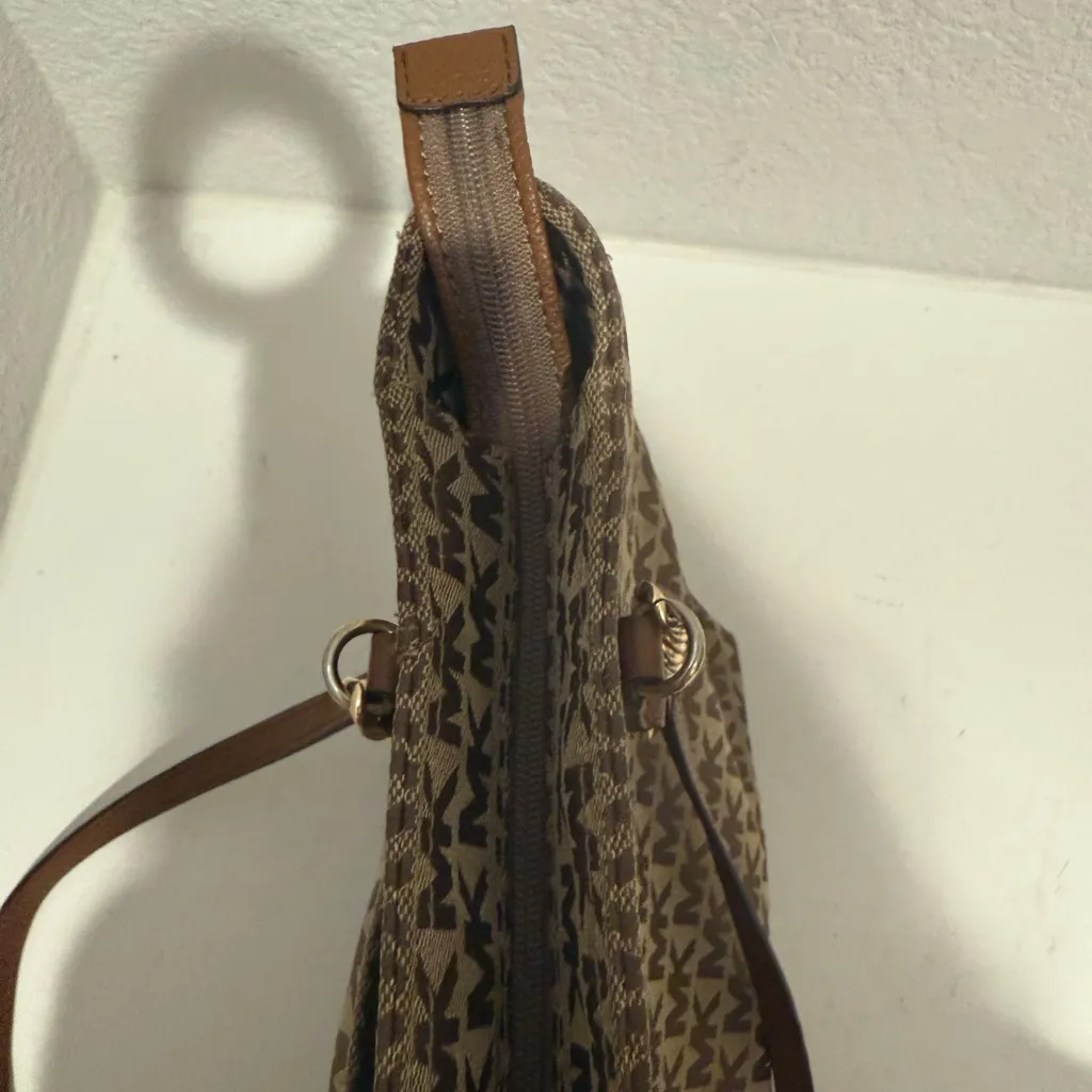 MICHAEL KORS Jet Set East West Signature Monogram Logo Chain Tote Bag Tan Brown - Image 9