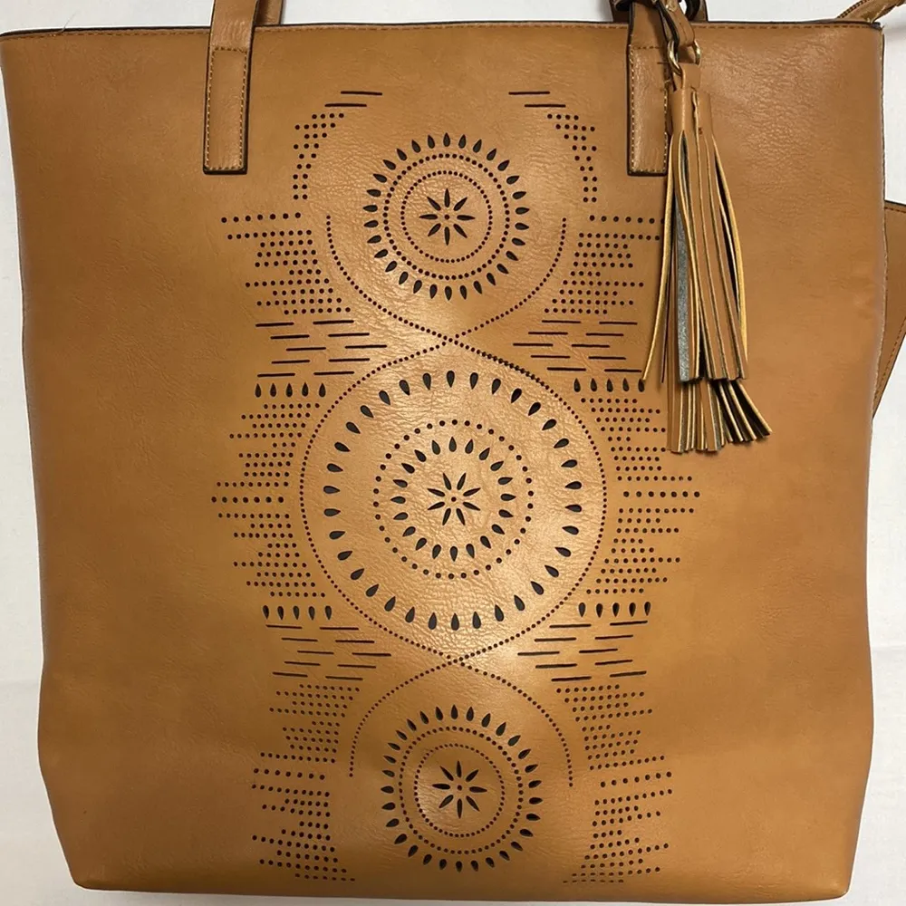 Faux Brown Boho tote with matching wristlet - Image 4