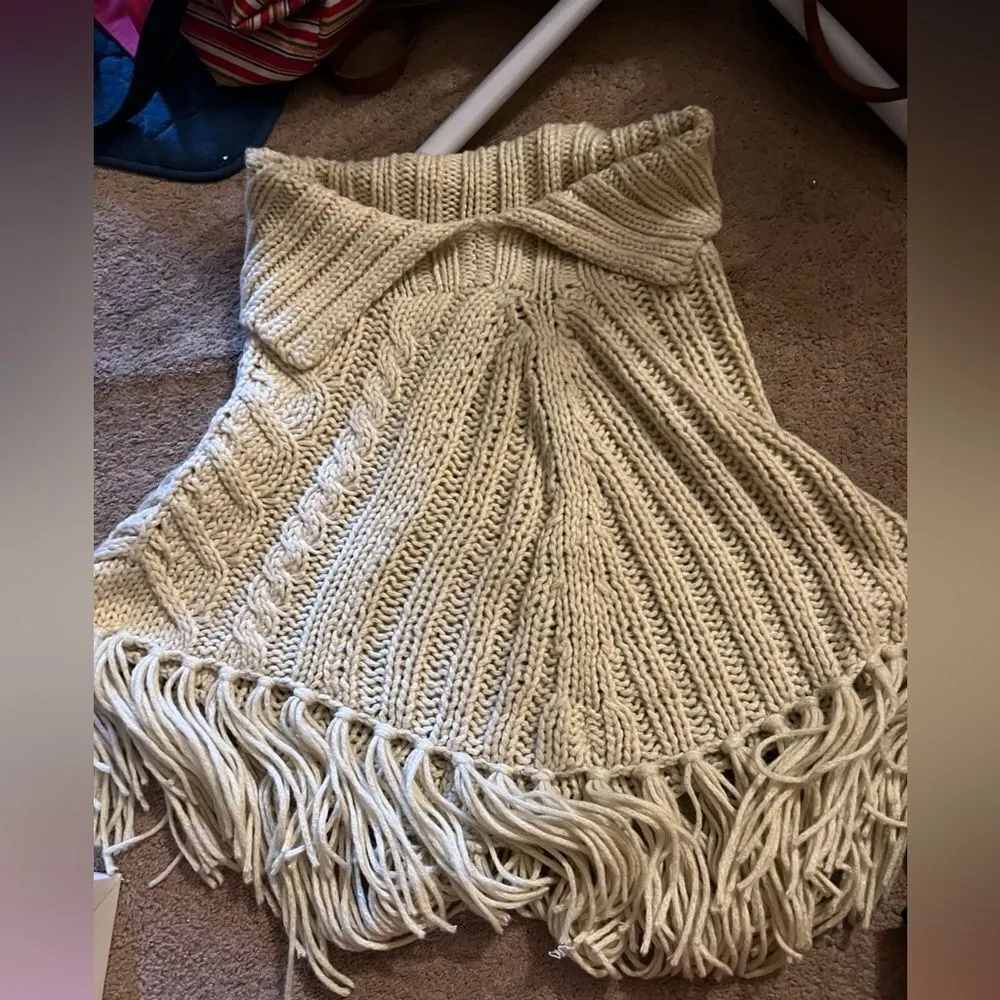 White House black market shawl small - Image 2