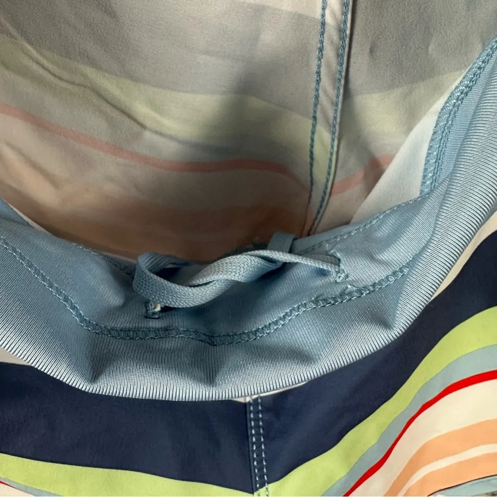 Roxy Juniors’ Endless Summer Printed Striped Swim Board Shorts Off-White XL NWT - Image 8