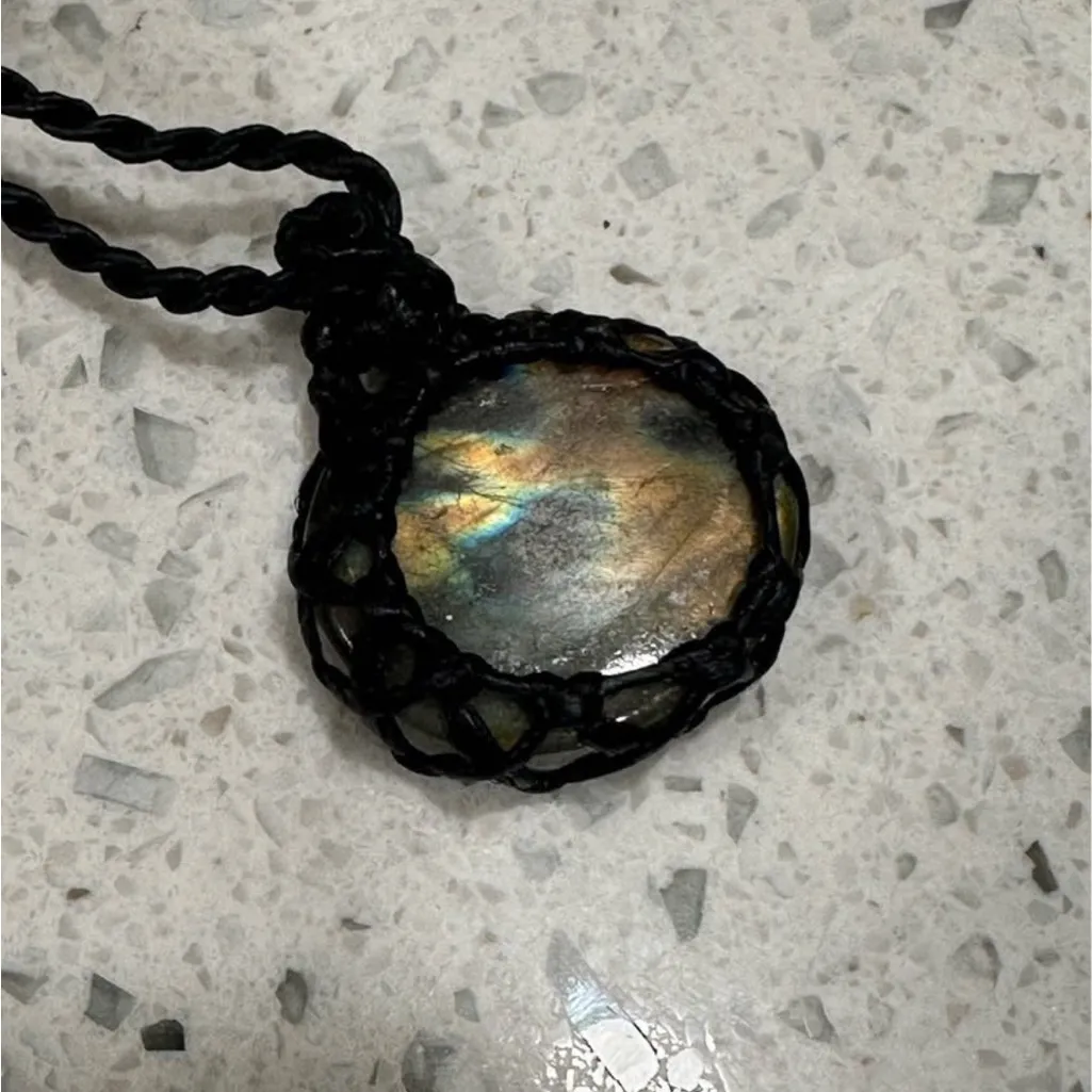 Handcrafted Labradorite Pendant Necklace Black - Image 3