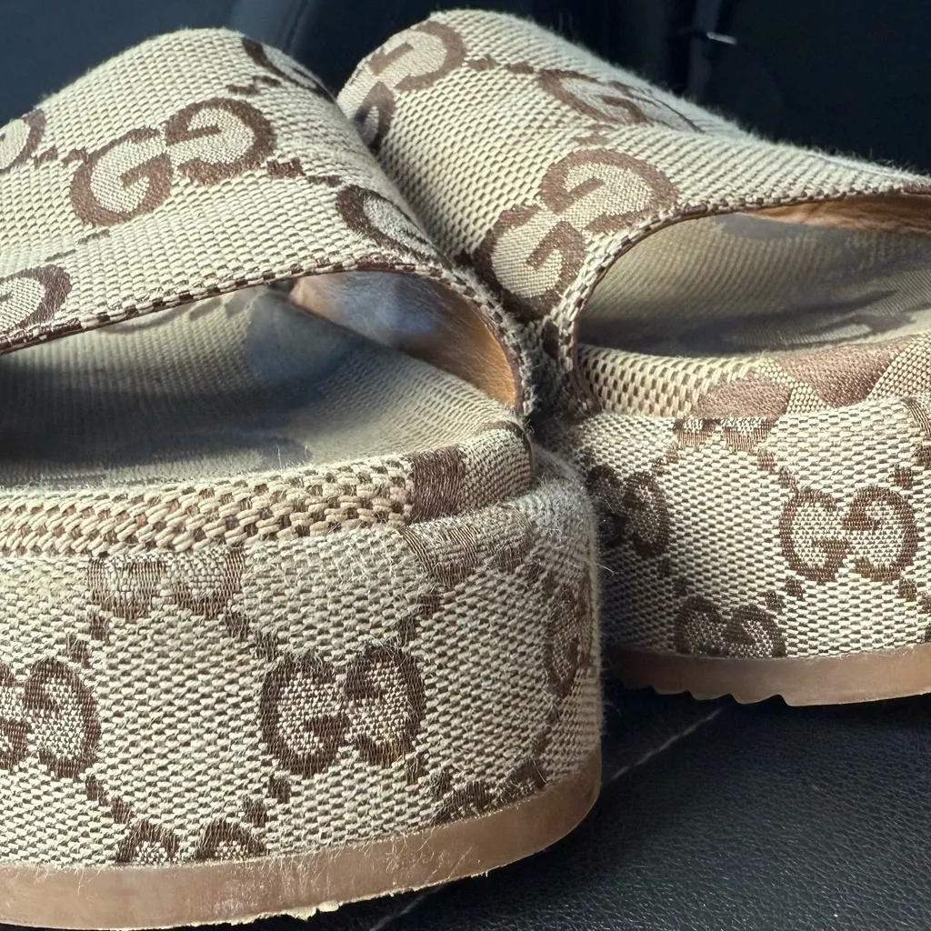 Gucci Women's Beige Logo Platform Sandals - Image 3