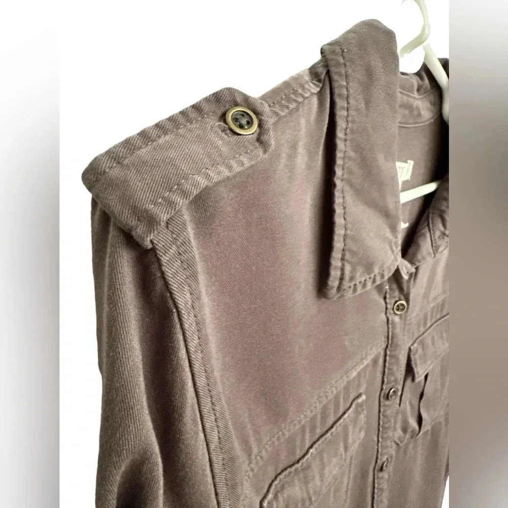 Love Fire military style long sleeved army green shirt Size XXL - Image 3