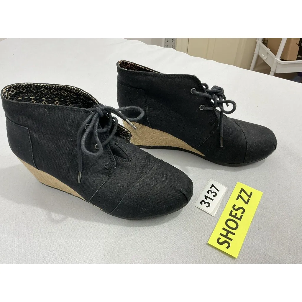 Womans Bobs By Sketchers Memory Foam Us 8 Black Fabric Lace Up Wedge Shoes - Image 2