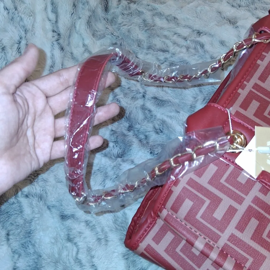 Stylish Red Patterned Tote Bag - Image 15